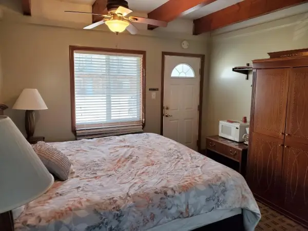 Golden Gate Lodging Main image