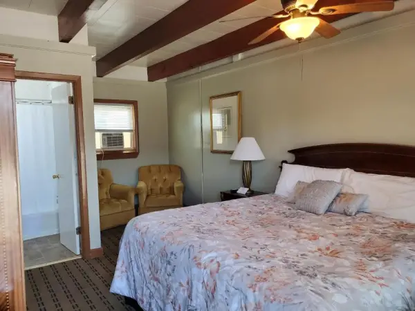 Golden Gate Lodging 5